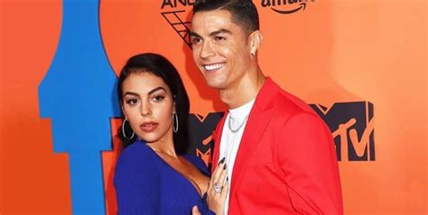 ronaldo wife nationality.